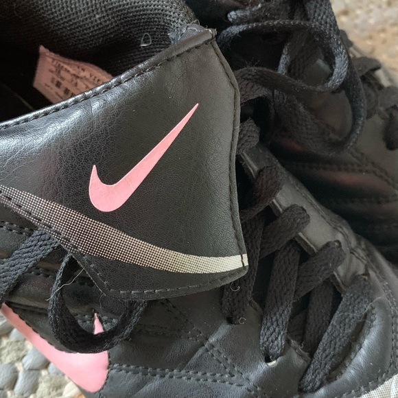 Nike Black and pink Athletic Shoes - Picture 5 of 5
